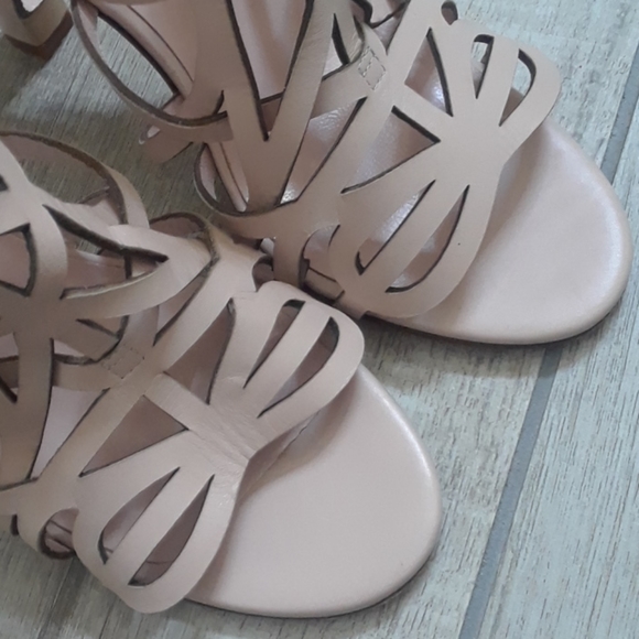 KATE SPADE..ESTRELLA CITY ST SANDALS - Picture 3 of 7